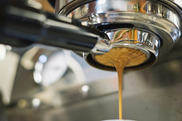 Guide ultime pour offrir une machine à café : Comment choisir le cadeau parfait